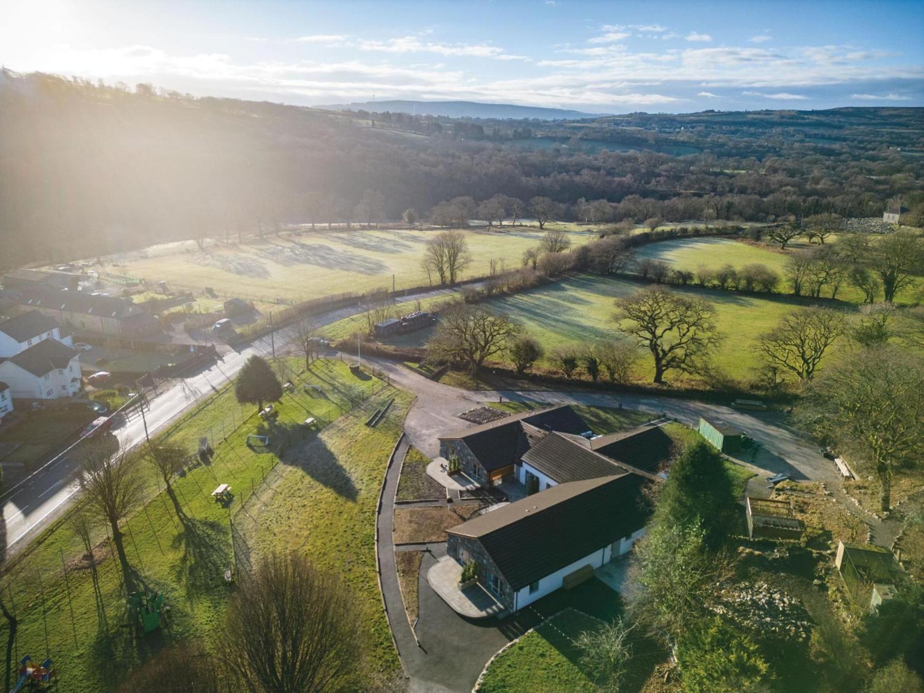 Suite 2 - Sleeping Giant Hotel - Pen Y Cae Inn เบรคอน ภายนอก รูปภาพ