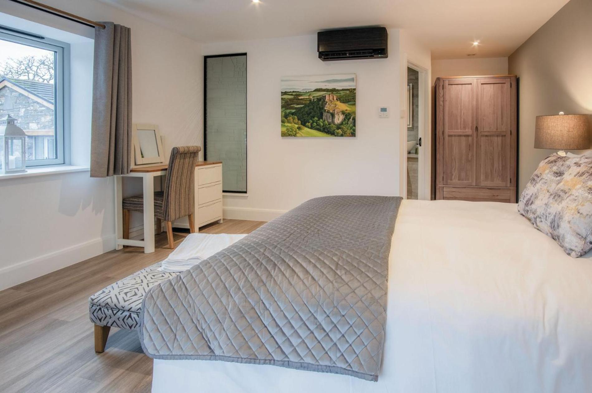 Suite 2 - Sleeping Giant Hotel - Pen Y Cae Inn เบรคอน ภายนอก รูปภาพ
