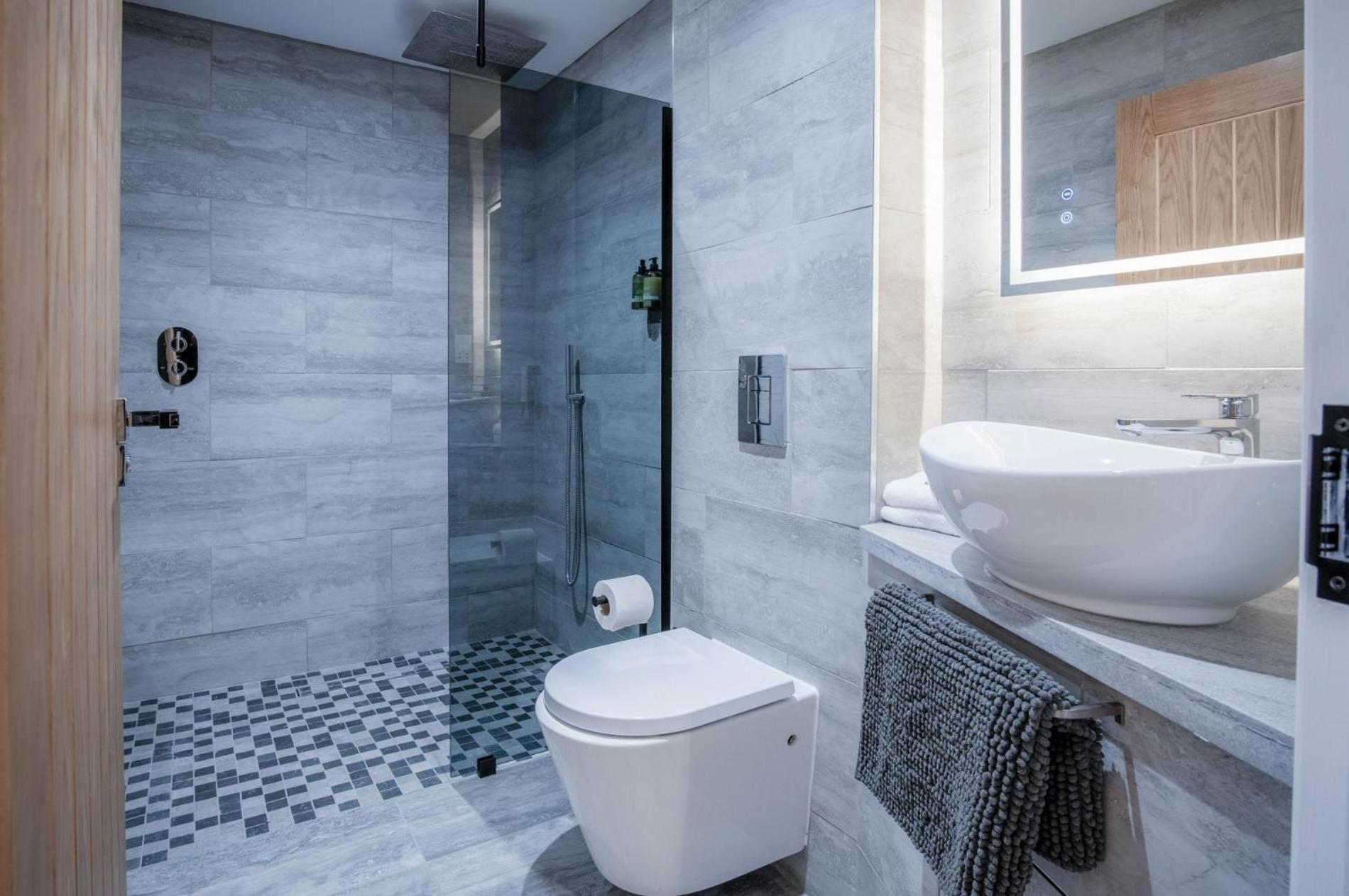Suite 2 - Sleeping Giant Hotel - Pen Y Cae Inn เบรคอน ภายนอก รูปภาพ